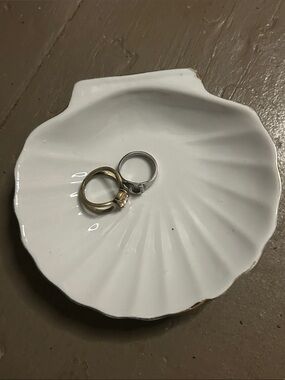 Avalon White Ceramic Shell Jewelry Dish